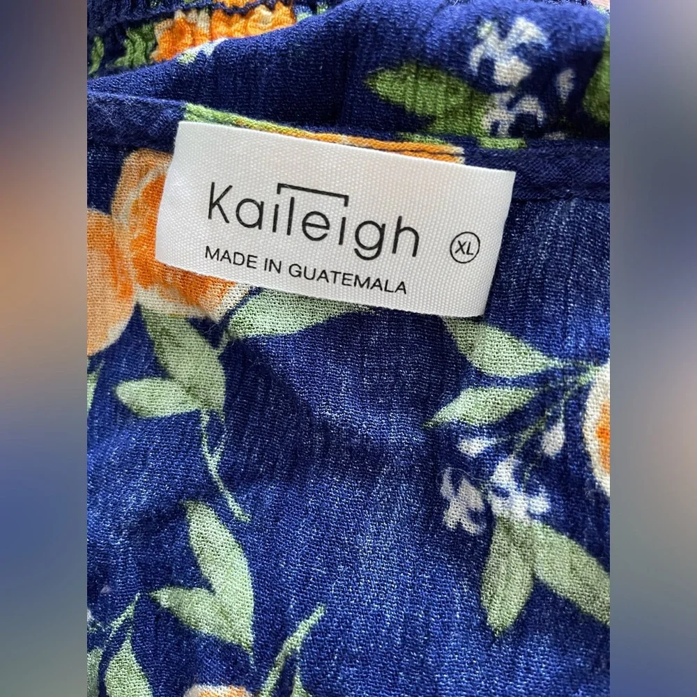 Kaileigh Faux Wrap Citrus Top - Size L - EUC - Picture 11 of 13
